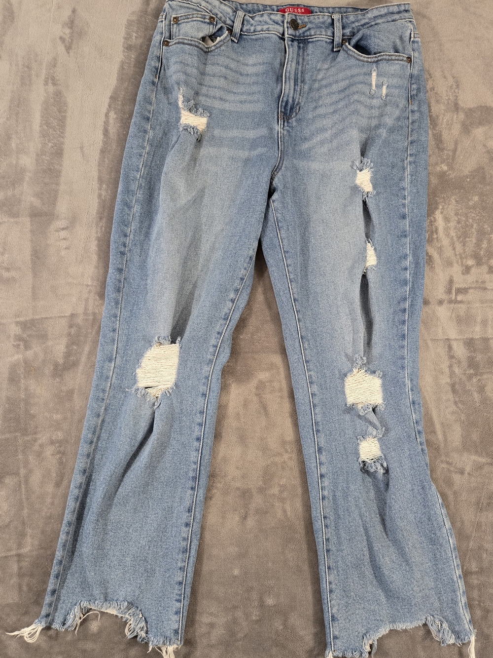 GUESS Light Wash Distressed High Rise Straight Leg Jeans - Size 32 (030)